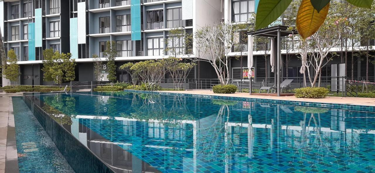Cozystay @ Core Soho Suite Klia Sepang Exterior photo